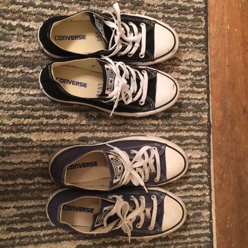 2 pairs of converse!!